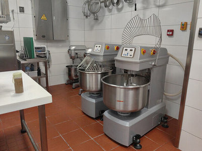 五星級酒店廚房設(shè)備面點(diǎn)房的廚具設(shè)備要求與配置