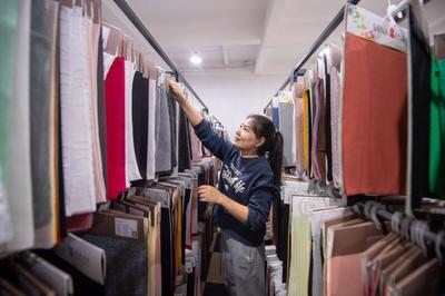 服裝業(yè)向“新”而行 從元宇宙旗艦店到工廠合伙人，解碼紡織品研發(fā)新范式
